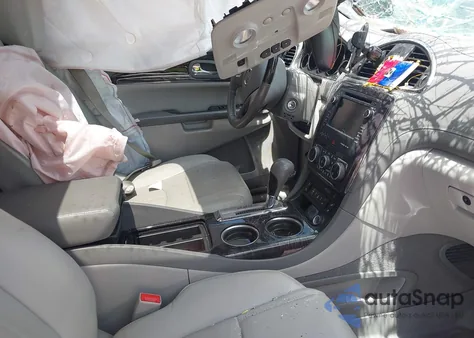 2017 Buick Enclave Leather z USA, uszkodzony, nr VIN 5GAKRBKD8HJ238874